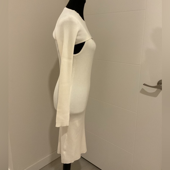 House of Harlow 1960 Off White sleeveless sweater dress with topper. - Picture 3 of 10